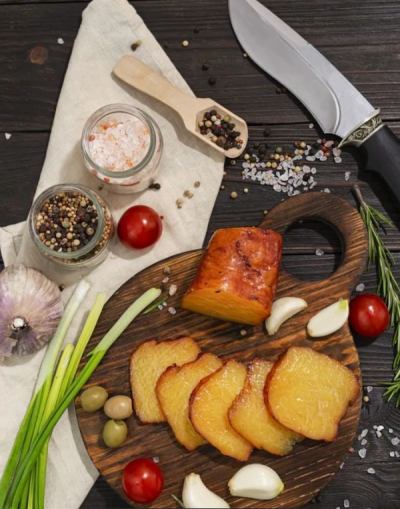 Конское сало ( Ял ) копченое ( примерный вес 1,2 - 2 кг ) 1 кг Конское сало ( Ял ) копченое ( примерный вес 1,2 - 2 кг ) 1 кг