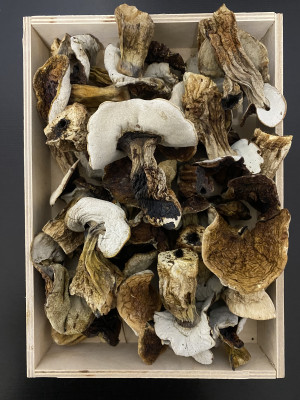 Грибы белые сушеные целые ПРЕМИУМ 1 кг Грибы белые сушеные целые ПРЕМИУМ 1 кг