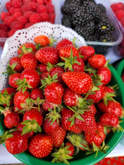 Клубника ( Крым-Бахчисарай ) 500 гр Клубника ( Крым-Бахчисарай ) 500 гр