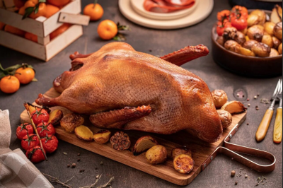 Фермерский гусь горячего копчения (примерный вес тушки 2,5-3,5 кг) 1кг Фермерский гусь горячего копчения (примерный вес тушки 2,5-3,5 кг) 1кг