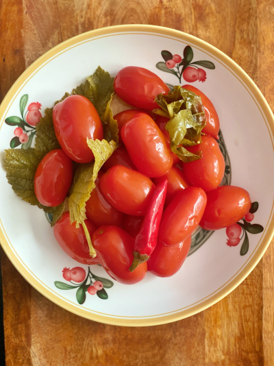 Томаты чери сливовидные на винном уксусе ( минимум соли ) 1 банка Томаты чери сливовидные на винном уксусе ( минимум соли ) 1 банка