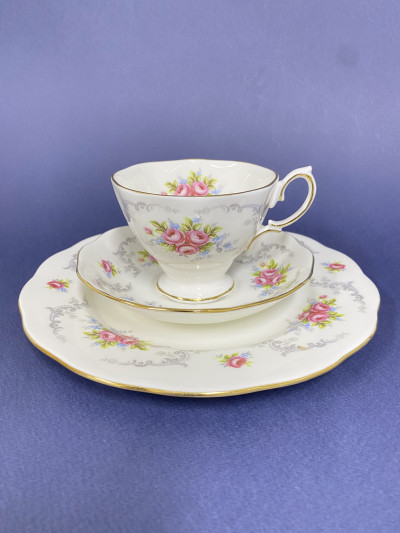 Винтажное фарфоровое трио Royal Albert Tranquility: Изящество Англии 1980-х Винтажное фарфоровое трио Royal Albert Tranquility: Изящество Англии 1980-х